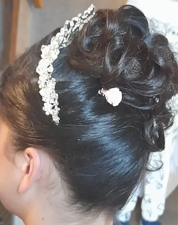 Coiffeuse_domicile_marie_D_professionnelle (8) chignon -coiffure de cérémonie
